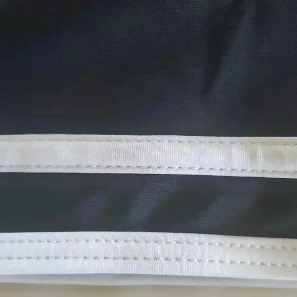 Two piece swimsuit - Picture 7 of 9